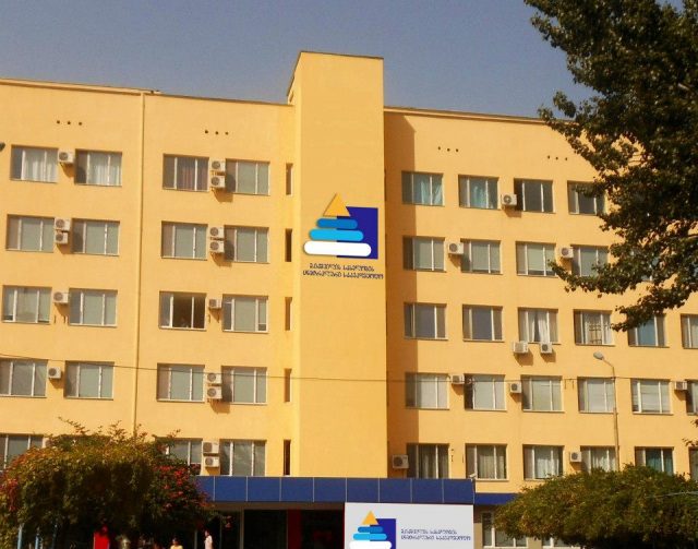 Из клиники Иашвили уволили 87 сотрудников