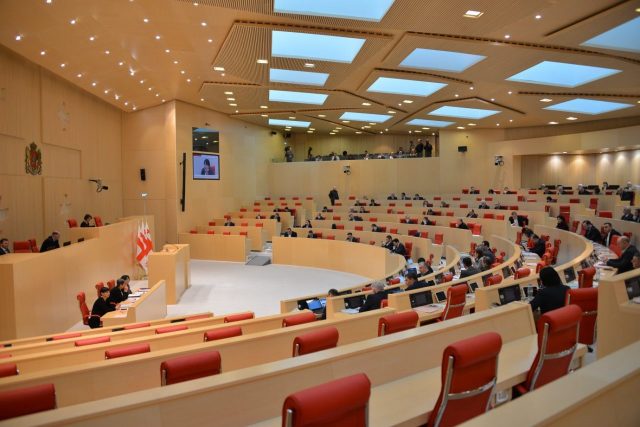 Парламент Грузии одобрил создание резервной службы