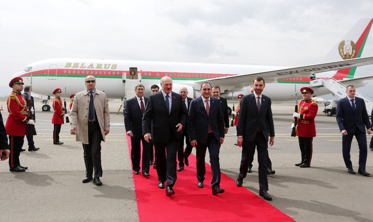 Президент Беларуси прибыл в Грузию