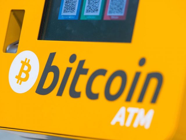 В Тбилиси появились криптовалютные банкоматы