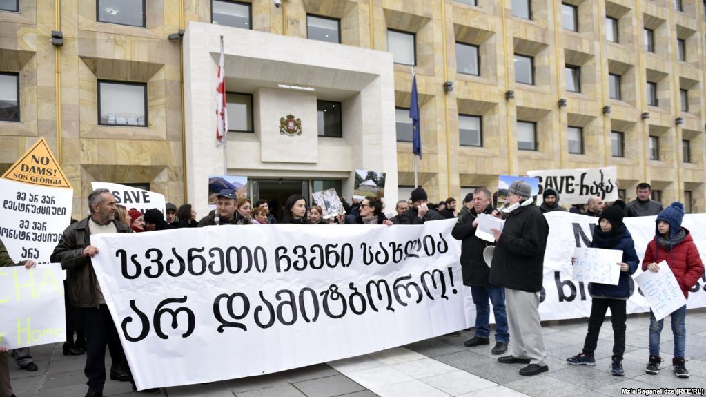 Протестующие против строительства Местичала ГЭС приняли решение о временном приостановлении демонстраций