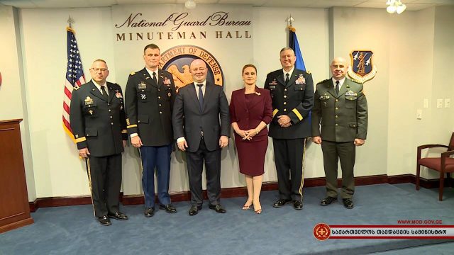 МО Грузии будет приобретать экипировку и вооружение в США