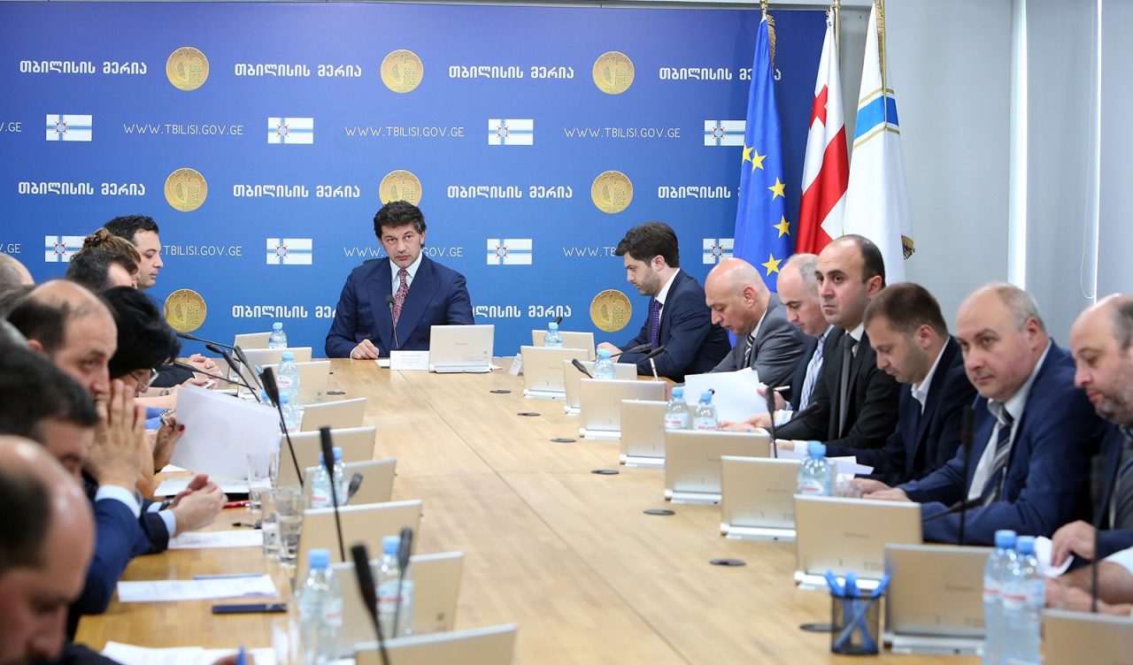 Мэрия Тбилиси готовит план действий для решения проблемы недостроенных зданий