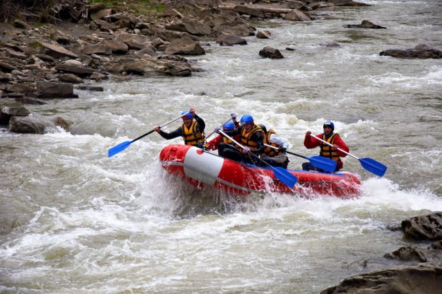 В Грузии во время рафтинга погибли четыре человека