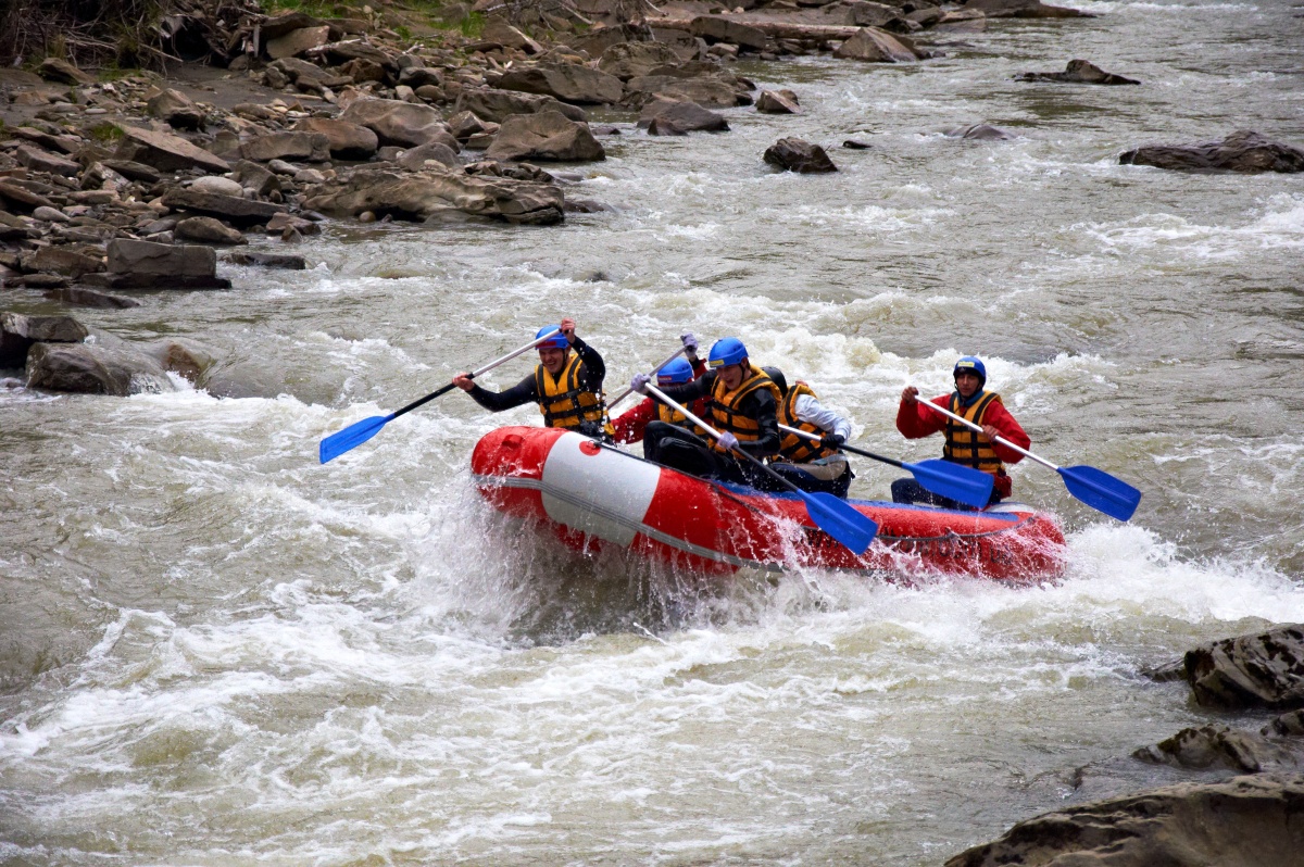 В Грузии во время рафтинга погибли четыре человека