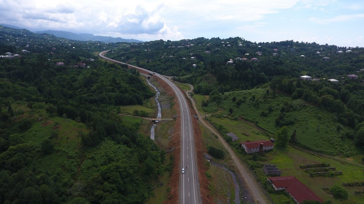 В Грузии построили самый большой мост. Длина нового моста составляет 1,18 километра
