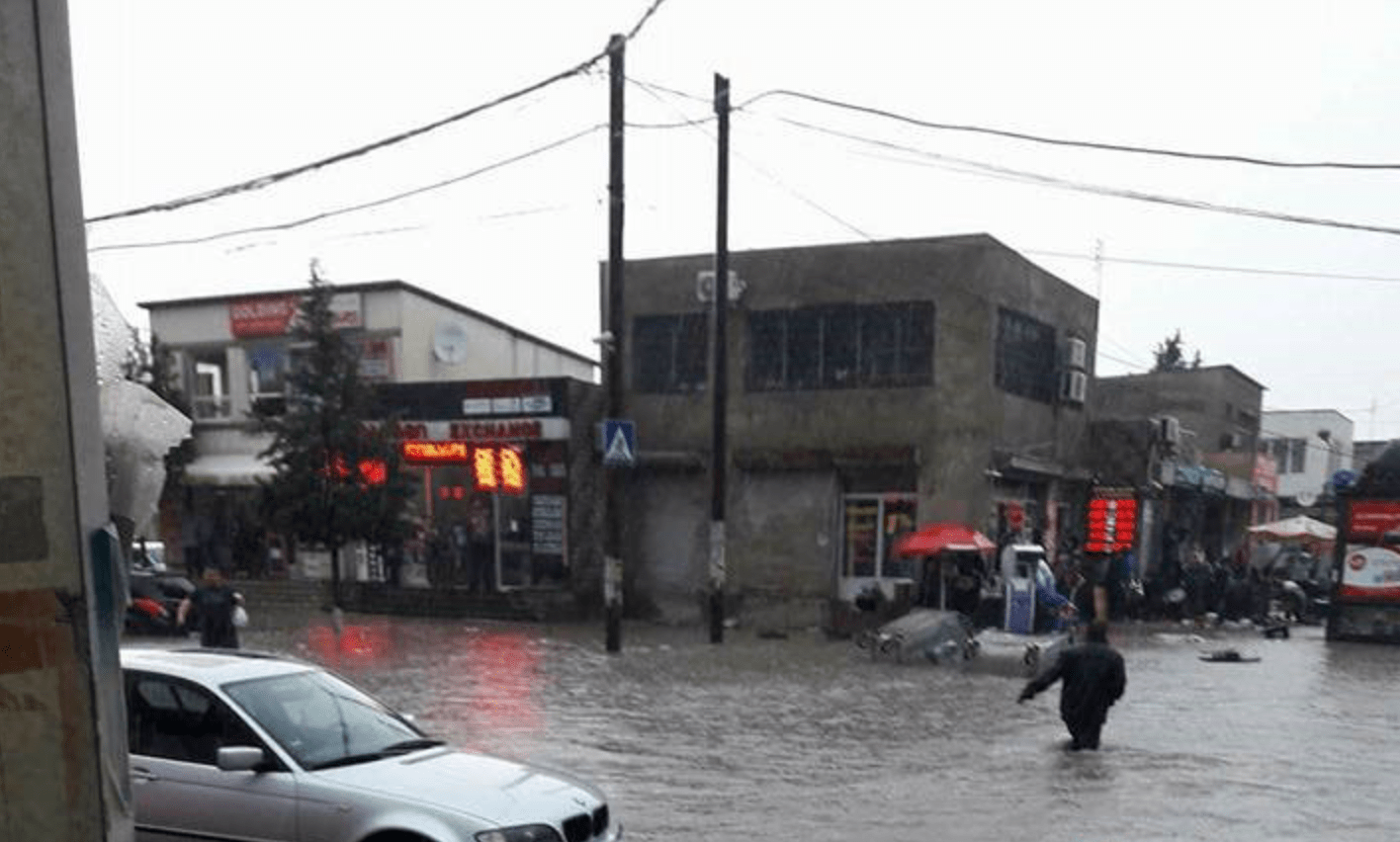 В Рустави затоплены улицы и первые этажи домов