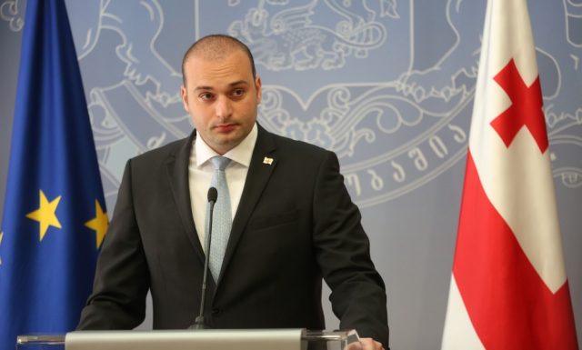 Премьер-министр Грузии отложил выступление в парламенте страны