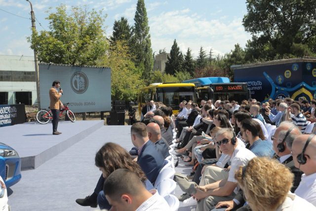 Мэрия Тбилиси представила новую транспортную политику столицы