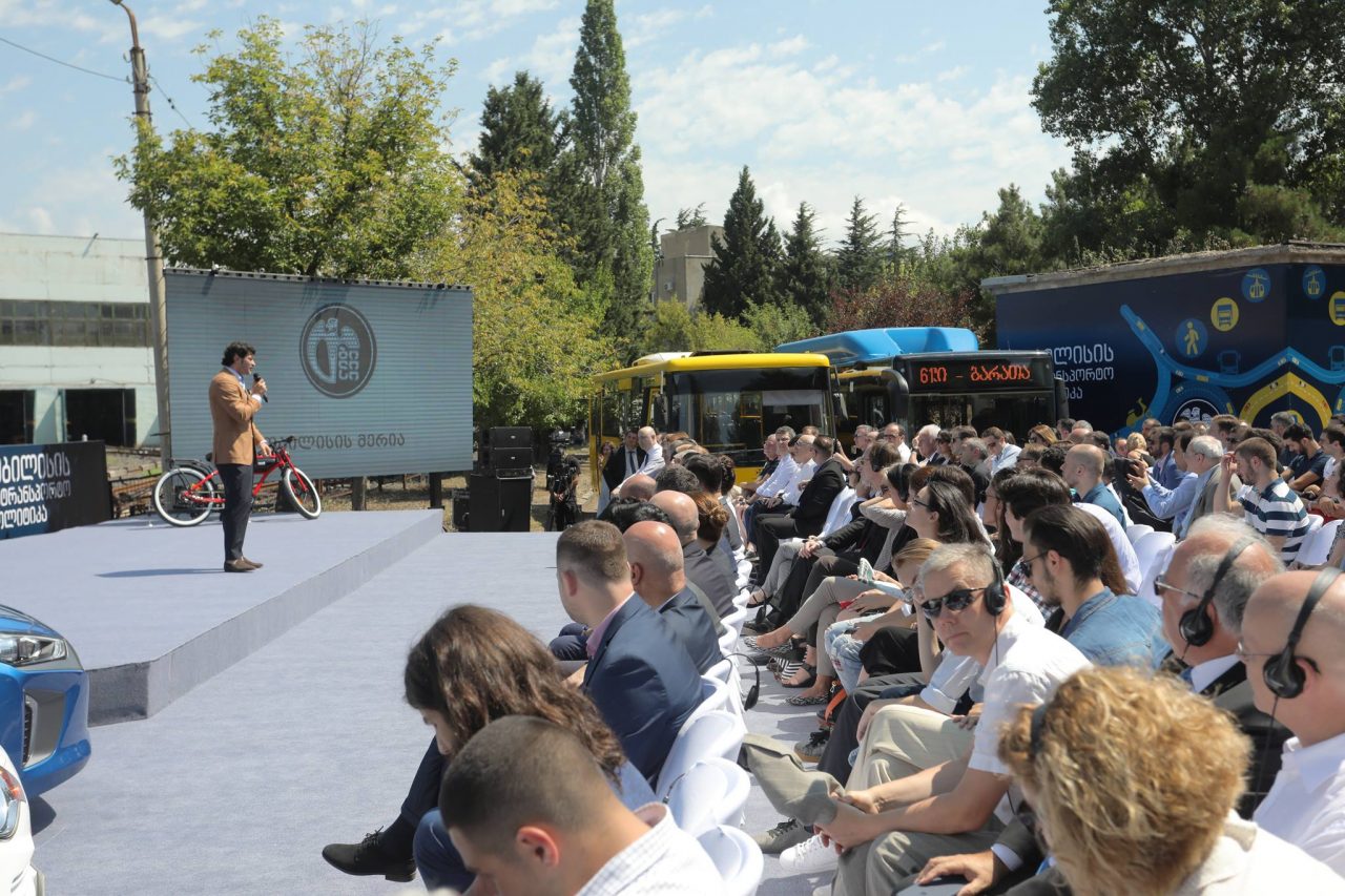 Мэрия Тбилиси представила новую транспортную политику столицы