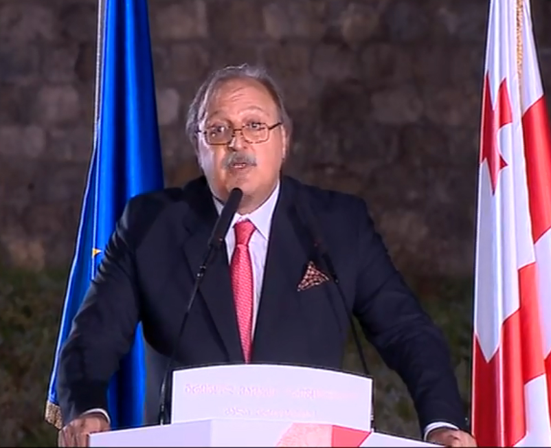 Десять оппозиционных партий представили на пост президента Грузии Григола Вашадзе