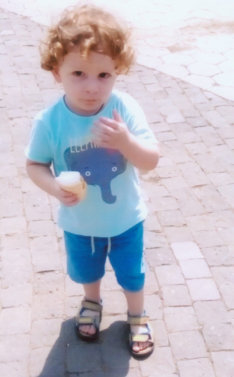 Лето... солнце и мороженое – вкусный праздник в парке Мтацминда