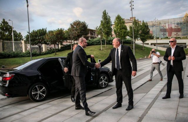 Бывших президентов Грузии лишат пожизненной охраны