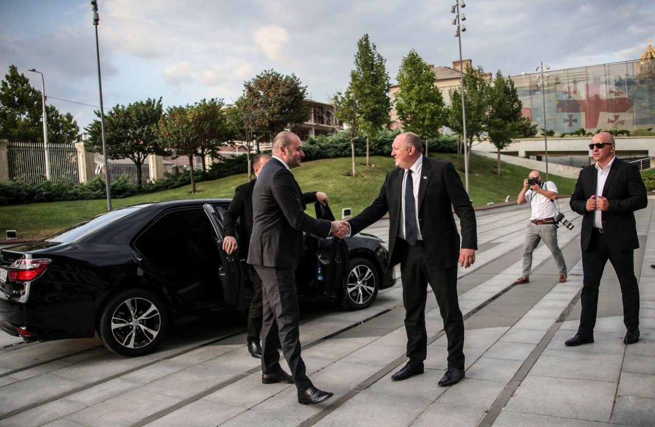 Бывших президентов Грузии лишат пожизненной охраны