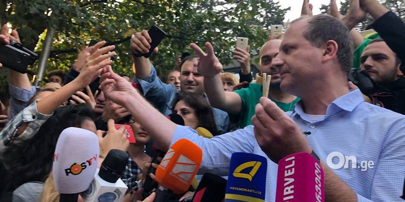 Кандидата в президенты Грузии Зураба Джапаридзе полиция задержала на "Фестивале конопли"