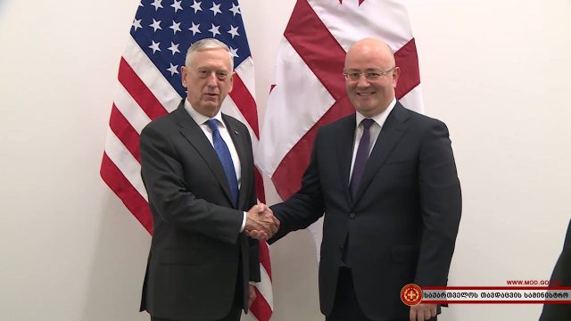 Министр обороны Грузии встретился с секретарем обороны США Джеймсом Мэттисом