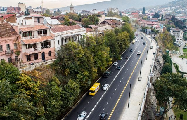 В Тбилиси на подъеме Бараташвили завершены ремонтные работы