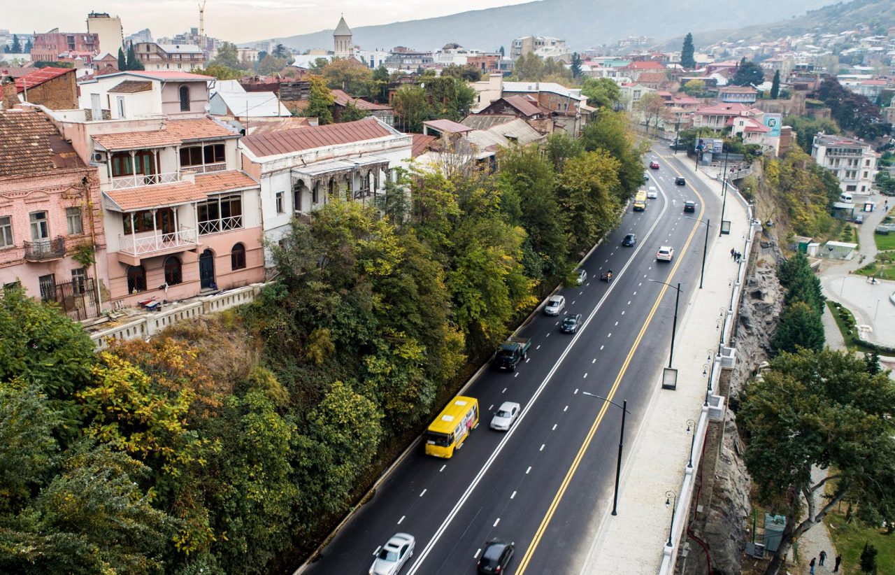 В Тбилиси на подъеме Бараташвили завершены ремонтные работы