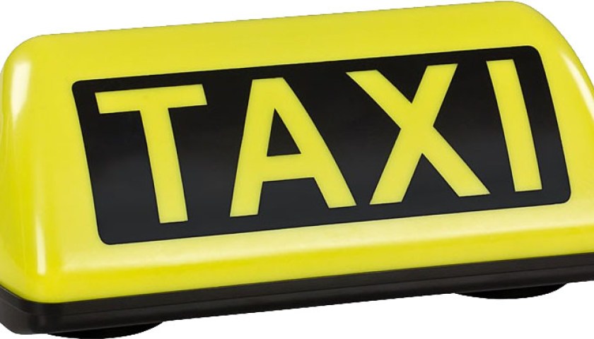 Тбилисским таксистам работающими с «колл центрами» разрешат не перекрашивать машины