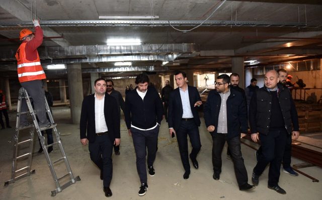 В Тбилиси на площади Орбелиани завершилось строительство подземной стоянки