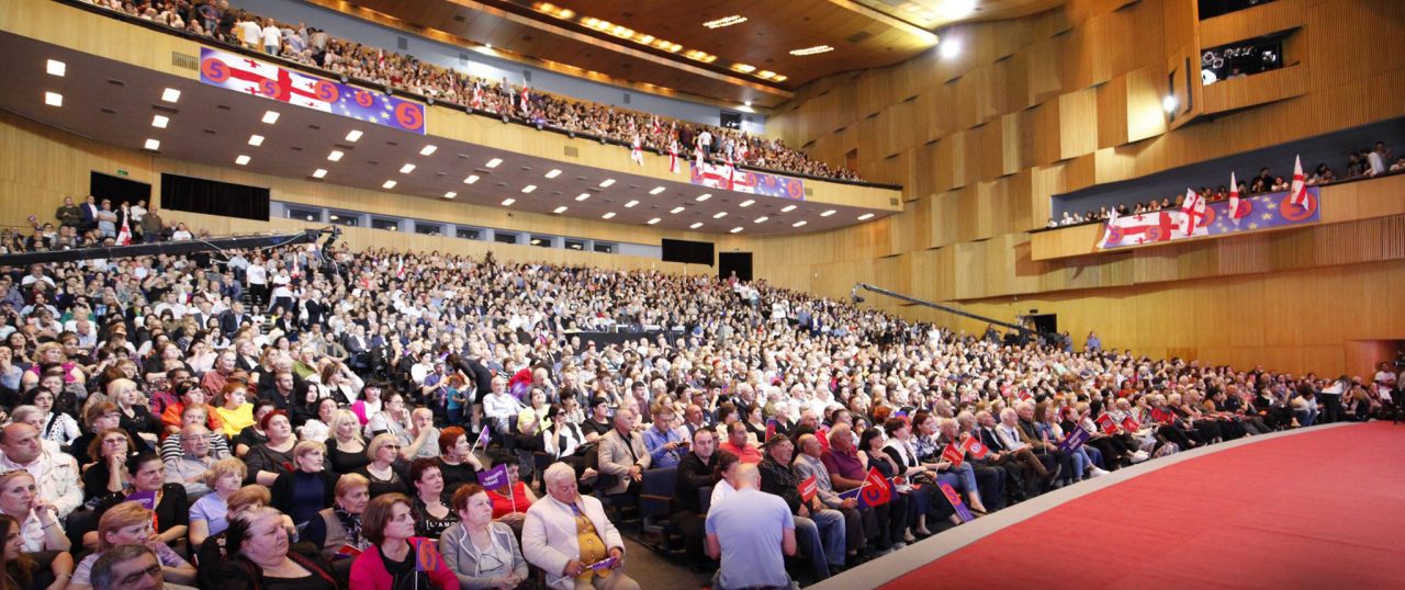 Объединенная оппозиция не признает результаты второго тура выборов президента Грузии и требует досрочных парламентских выборов