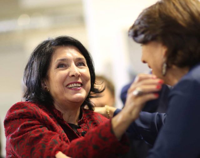 Саломе Зурабишвили выиграла президентские выборы в Грузии