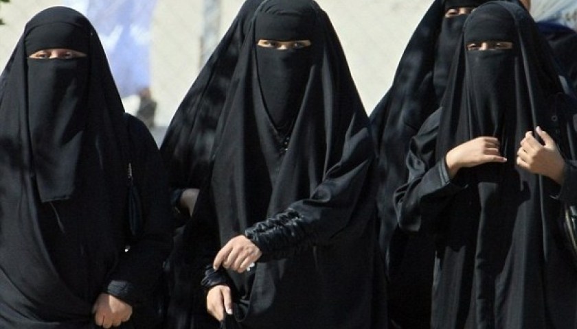 Комитет по правам человека парламента Грузии не поддержали запрет на ношение чадры и никаба в Грузии