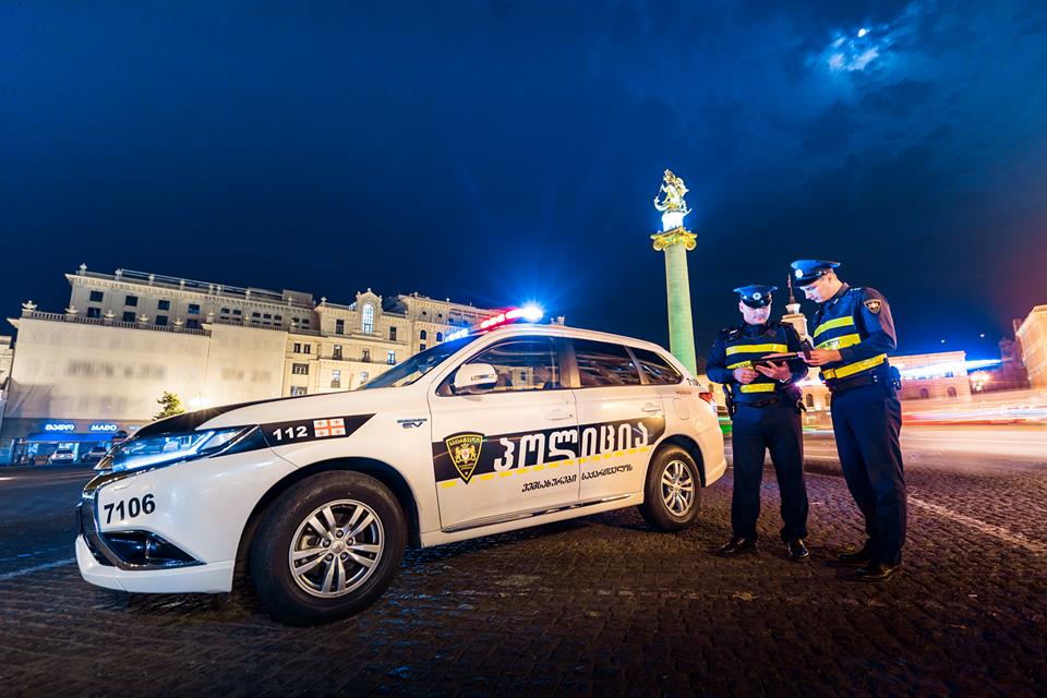 Грузинский полицейский патруль переходит на американскую модель работы
