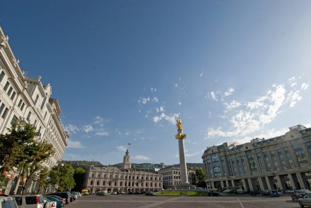 В центре Тбилиси началось строительство новой канатной дороги