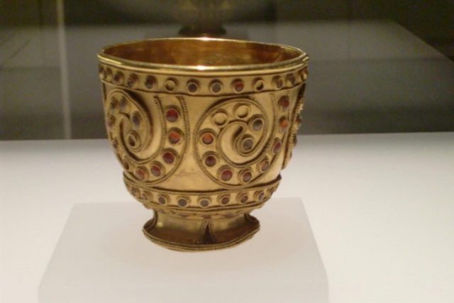 В Национальном музее Грузии проходит выставка «Мудрость, воссозданная в золоте»