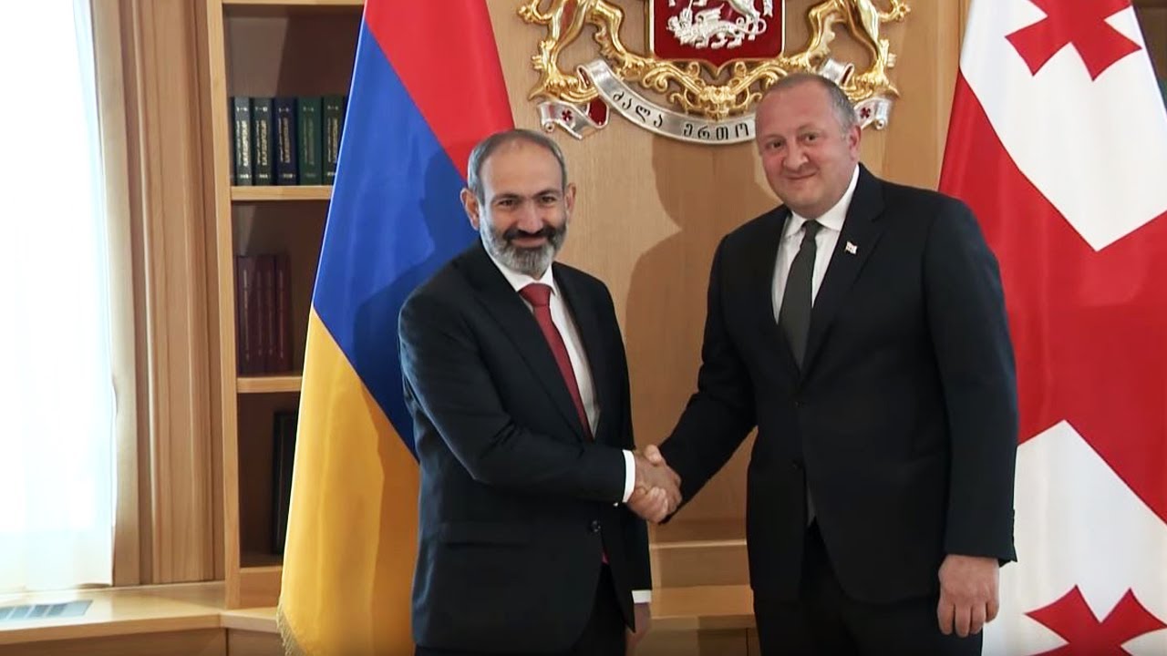 Маргвелашвили поздравил Пашиняна с победой на досрочных парламентских выборах в Армении