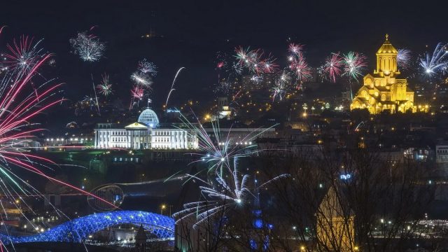 В Тбилиси на площади Первой республики откроется Новогодняя деревня