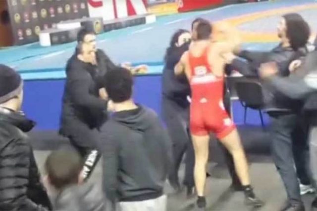 Финал чемпионата Грузии по греко-римской борьбе закончился дракой