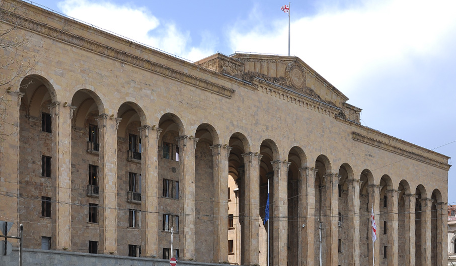 Россиянам могут запретить покупку недвижимости в Грузии