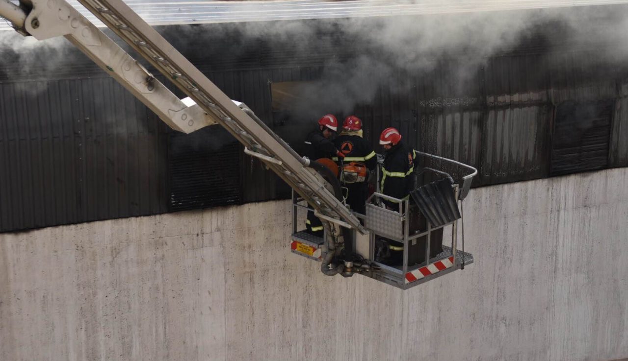 Пожар на складе одежды в Тбилиси локализован
