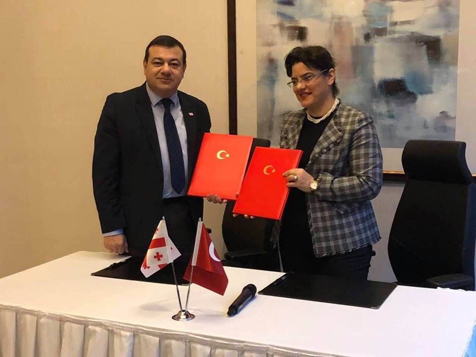 Турция одолжила Грузии сто тысяч доз вакцин от кори