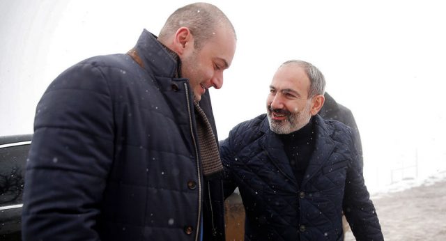 Пашинян и Бахтадзе провели встречу в неформальной обстановке