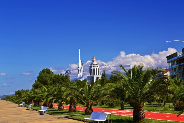 С 1 мая на Батумском бульваре запретят использование мотоциклов, квадроциклов и электромобилей