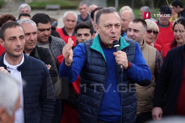 Участники акции протеста таксистов требуют отсрочки новых регуляций