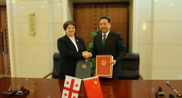 Грузия и Китай подписали соглашение о перевозке грузов и пассажиров