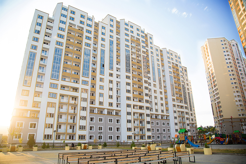 В Тбилиси вынужденные переселенцы заняли 200 квартир на улице Габриела Салоси