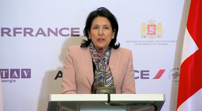 Саломе Зурабишвили стала первым пассажиром первого регулярного рейса Air France Париж - Тбилиси