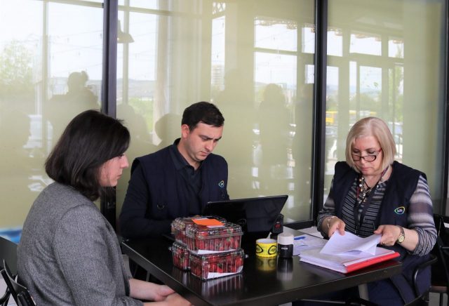 Национальное агентство продовольствия Грузии проверили сезонные фрукты и овощи