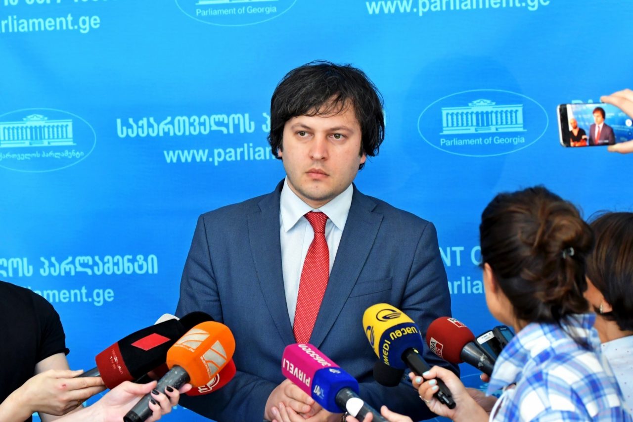 Председатель парламента Грузии посоветовал Киеву не пускать Саакашвили во власть