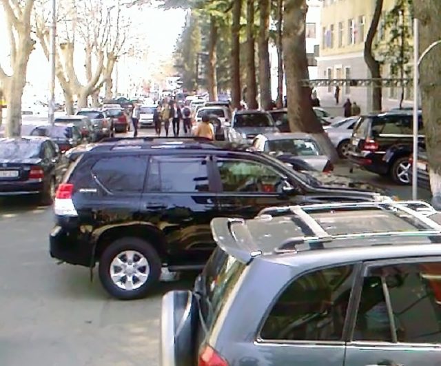 В Грузии увеличен штраф за неправильную парковку