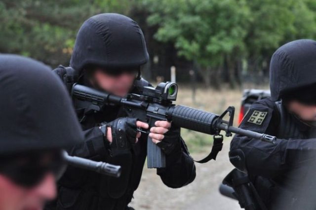 85-летний пенсионер застрелил сына, невестку и двух соседей