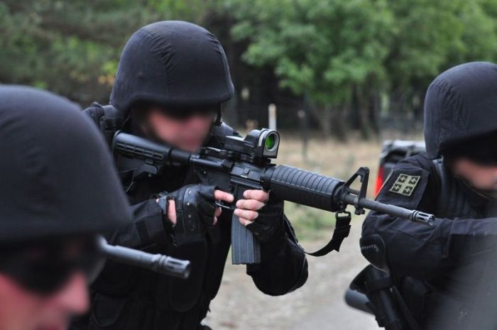 85-летний пенсионер застрелил сына, невестку и двух соседей