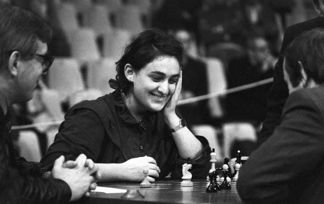 В Тбилиси откроется академия имени Майи Чибурданидзе -"Шахматная королева"