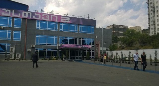 "Rustavi 2" возобновил вещание