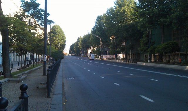 В Тбилиси улицы будут мыть в течение всего лета